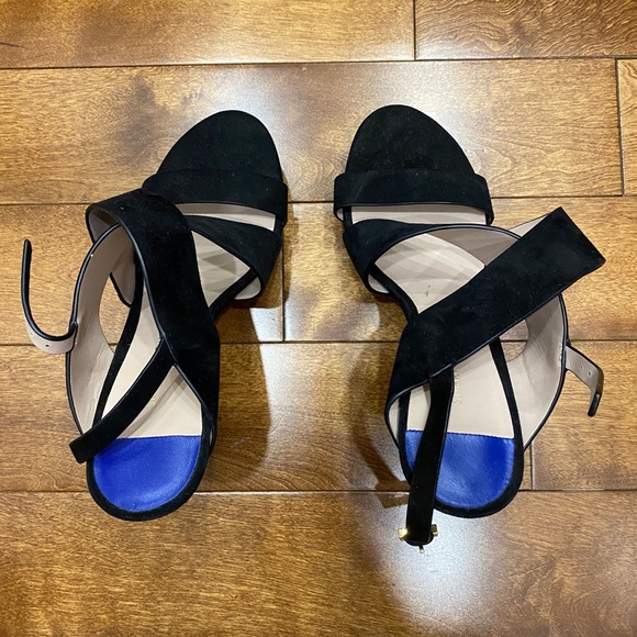 Stuart Weitzman “The HESTER” heel - Picture 4 of 5